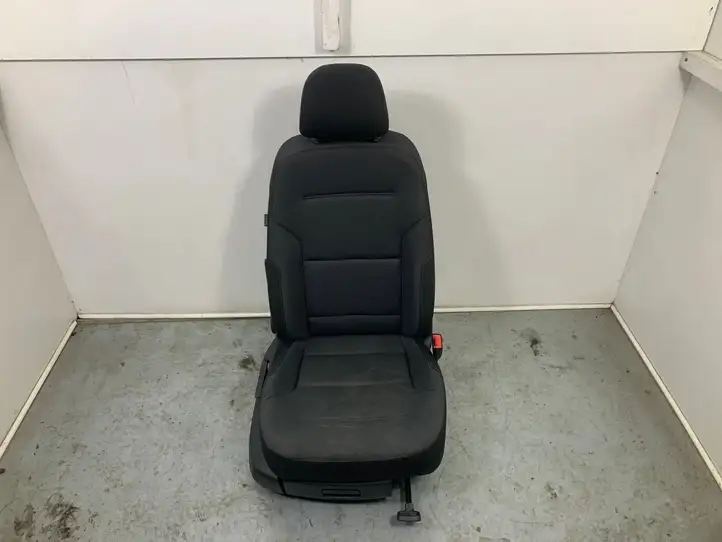Volkswagen Golf VII (2013 - 2019) 5G0963555R Переднее сиденье пассажира — фото 5