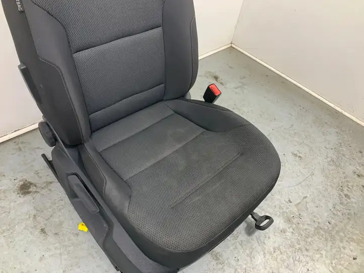 Volkswagen Golf VII (2013 - 2019) 5G0963555R Переднее сиденье пассажира — фото 6