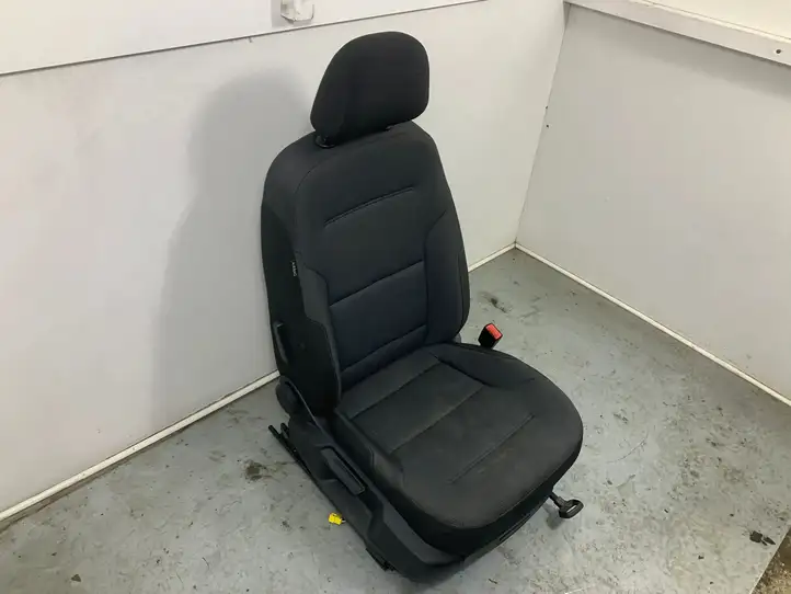 Volkswagen Golf VII (2013 - 2019) 5G0963555R Переднее сиденье пассажира — фото 7