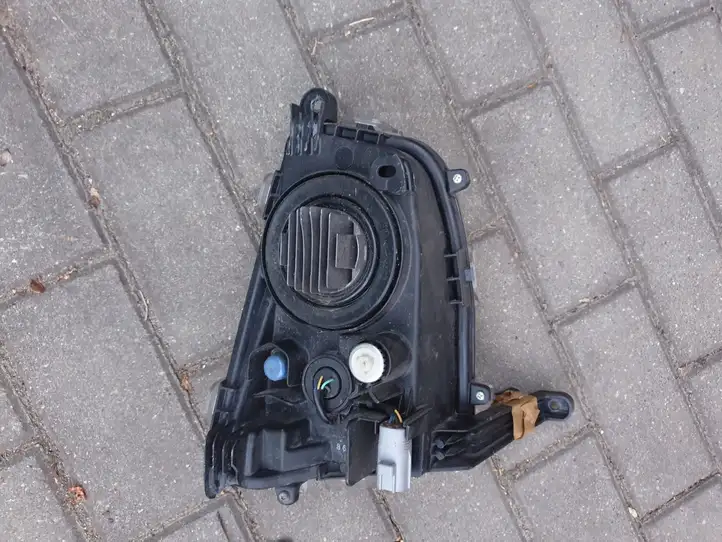 Toyota Prius+ (ZVW40) (2011 - 2018) 8122047020 Передняя противотуманная фара — фото 3
