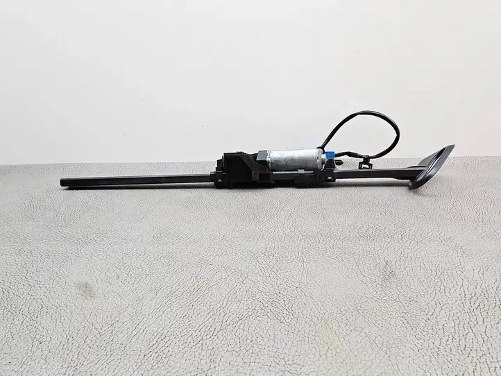 Mercedes-Benz C W205 (2014 - 2021) A2058600182 Электродвигатель регулировки ремня безопасности — фото 7