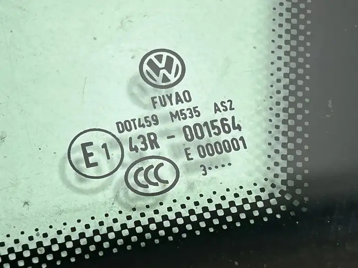 Volkswagen Golf VII (2013 - 2019) 5G0845411C Форточка двери — фото 3
