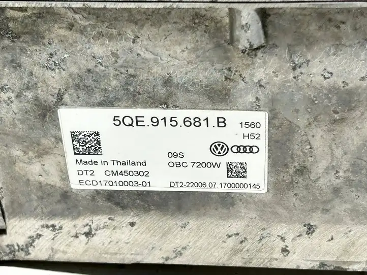 Volkswagen Golf VII (2013 - 2019) 5QE915681N Блок управления аккумулятором — фото 5