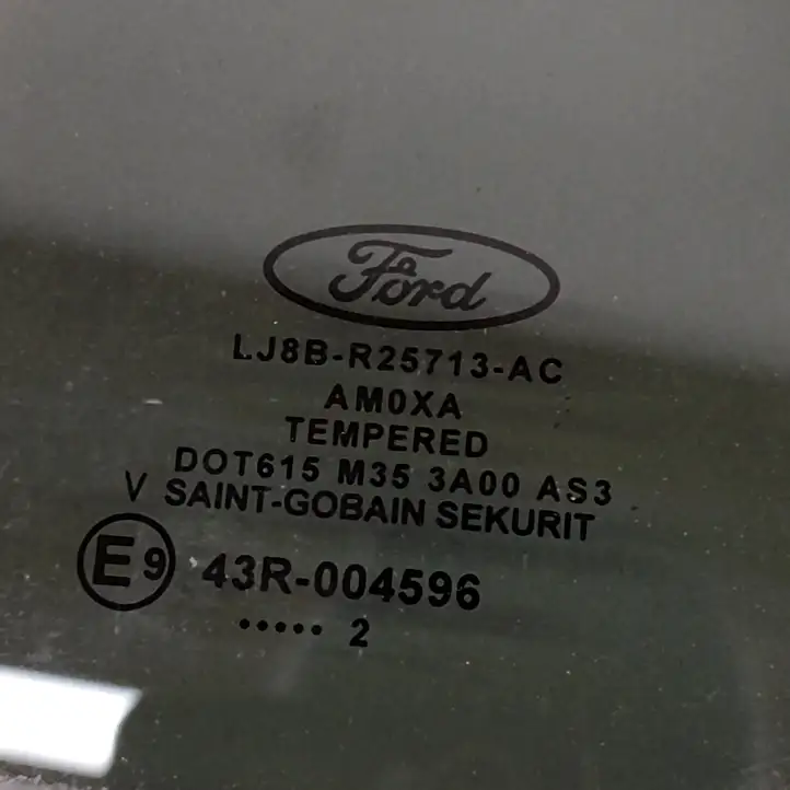 Ford Mustang Mach-E (2020 - ) LJ8BR25713AC Стекло задней двери — фото 6