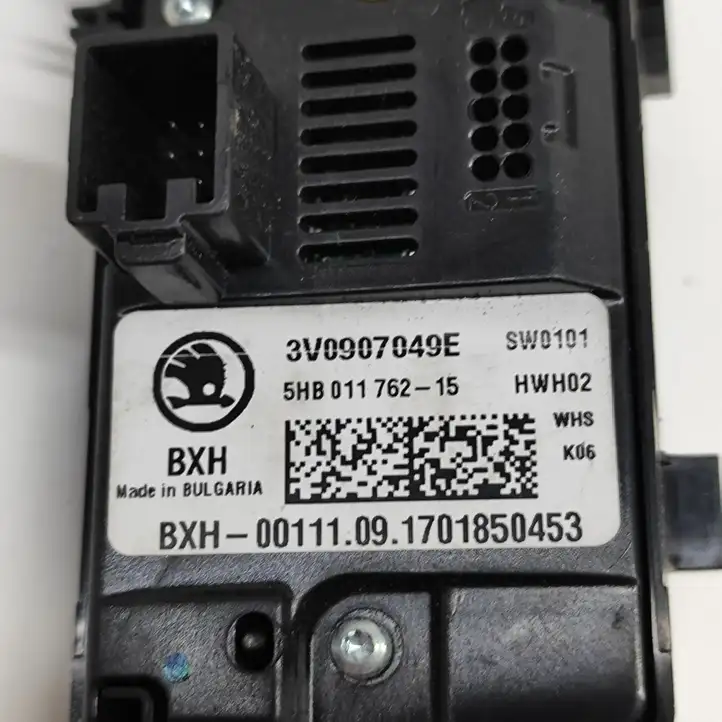 Skoda Superb B8 (3V) (2015 - 2023) 3V0907049E Включатель обогрева — фото 7