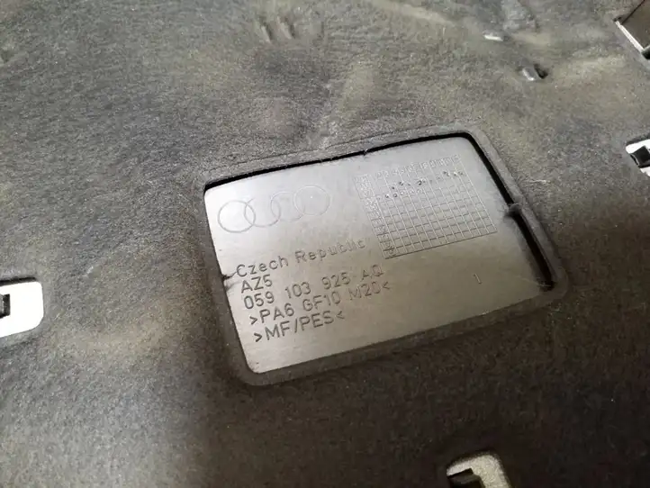 Audi A5 8T 8F (2007 - 2011) 059103925AQ Крышка двигателя декоративная — фото 3