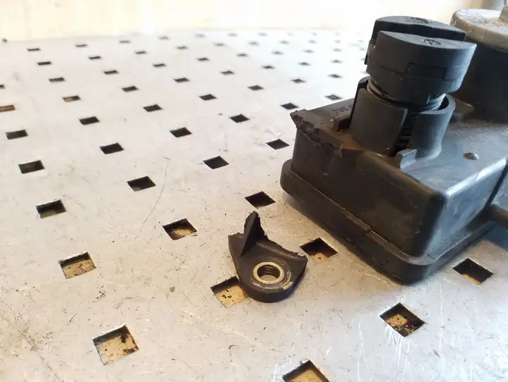 Hyundai Santa Fe (2005 - 2009) 2838127450 Мотор заслонки — фото 2