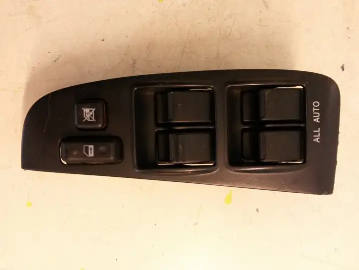 Toyota Avensis T250 (2006 - 2009) 8482005100 Блок кнопок стеклоподъемников — фото 1