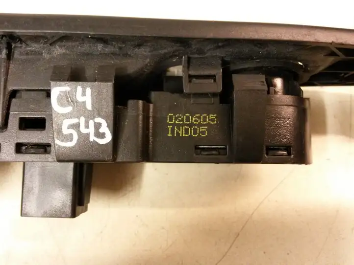 Citroen C4 (2004 - 2008) 9651464577 Кнопка стеклоподъемников — фото 3