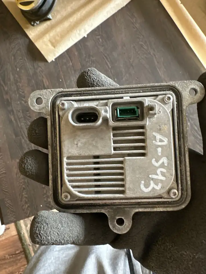 Ford Focus (2011 - 2015) 10R034663 Блок розжига ксенона — фото 1
