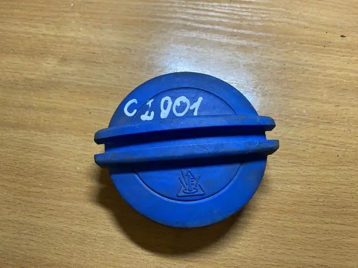 Volkswagen Polo (2001 - 2005) 3B0121321 Крышка расширительного бачка — фото 1