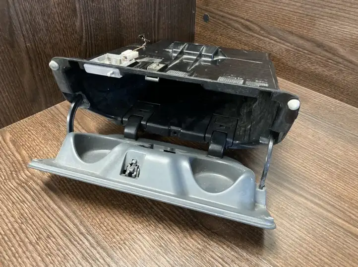 Mercedes-Benz Sprinter W901 W902 W903 W904 (1995 - 2007) 9016800491 Бардачок в сборе — фото 4