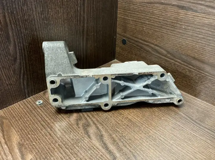 Iveco Daily Daily 4th gen (2006 - 2012) 50037660 Кронштейн двигателя — фото 3