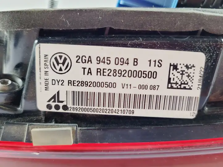 Volkswagen T-Roc (2017 - ) 2GA945094B Задний фонарь в крышке багажника — фото 5
