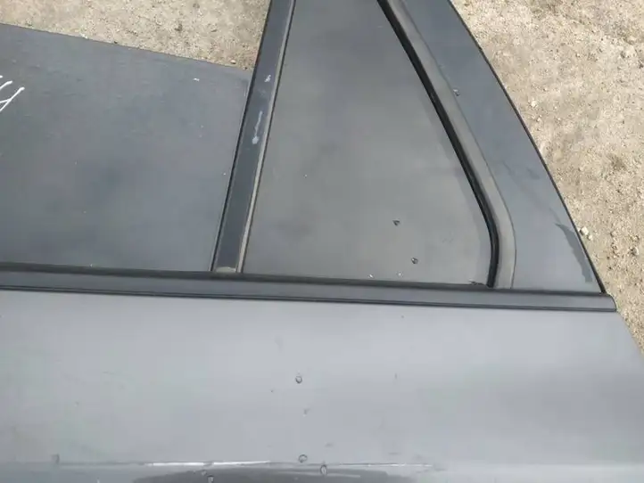 Hyundai Santa Fe (2005 - 2009) Накладка стекла задней двери — фото 2