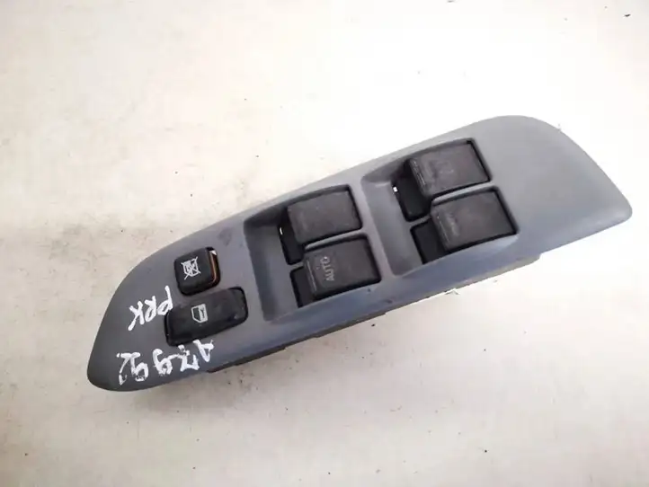 Toyota RAV 4 (XA20) (2000 - 2005) 8482042140 Блок кнопок стеклоподъемников — фото 1
