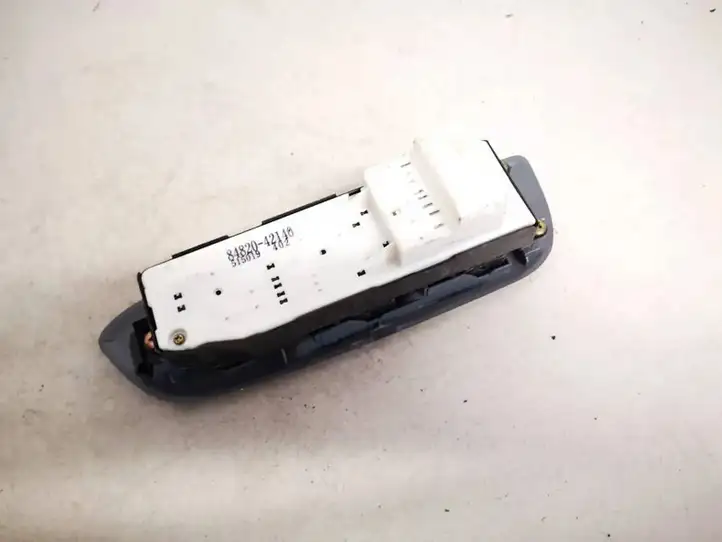 Toyota RAV 4 (XA20) (2000 - 2005) 8482042140 Блок кнопок стеклоподъемников — фото 2