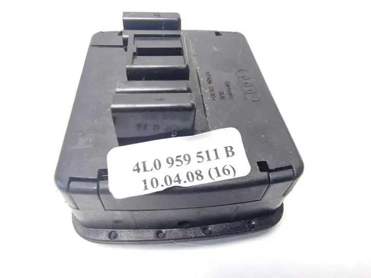 Audi Q7 4L (2005 - 2009) 4L0959511B Кнопка фаркопа в багажнике — фото 2