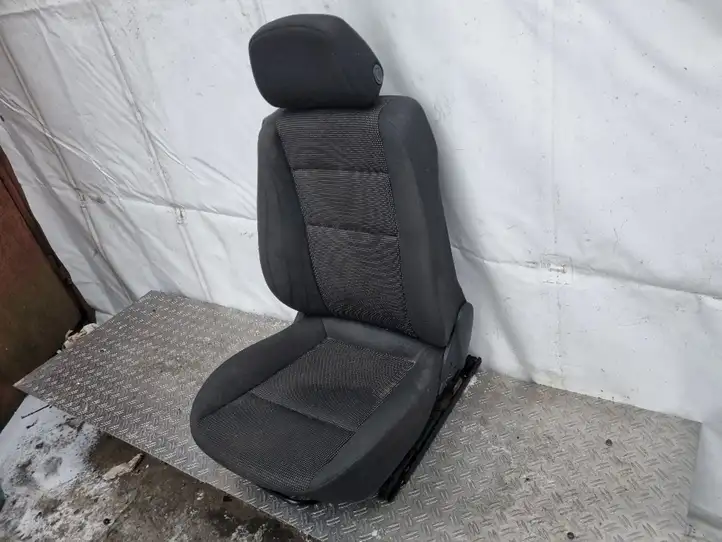 Opel Astra H (2004 - 2009) Переднее сиденье водителя — фото 6