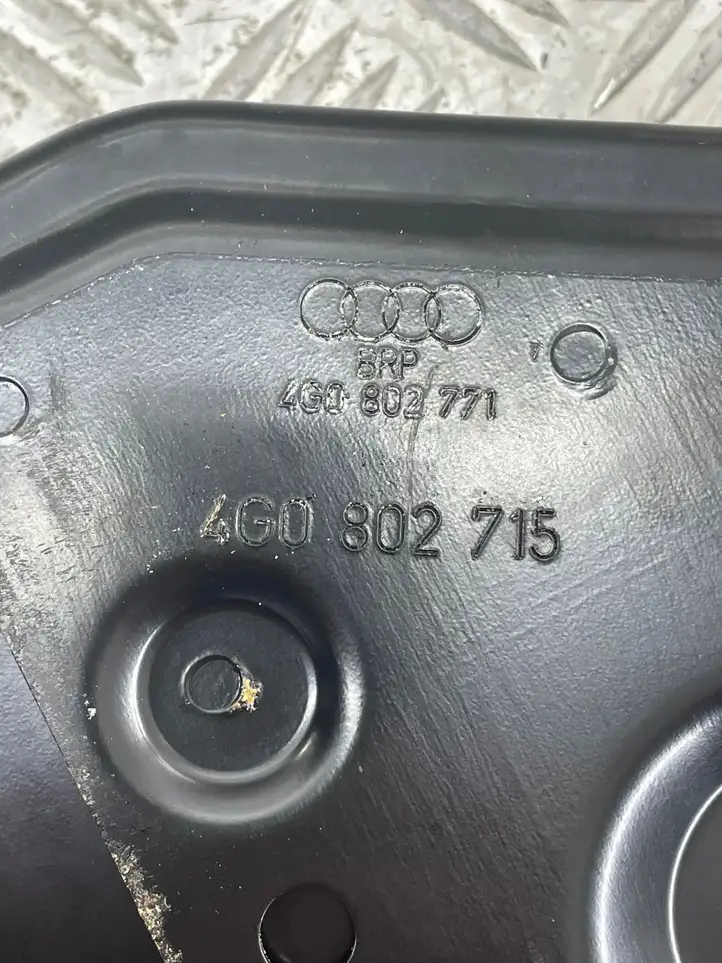 Audi A6 C7 (2011 - 2014) 4G0802715 Держатель аккумулятора — фото 4