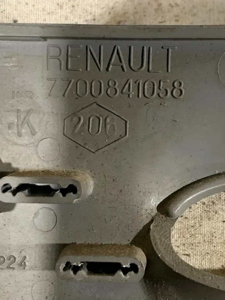 Renault Scenic I (1996 - 2003) 7700841058 Крышка ящика предохранителей — фото 3