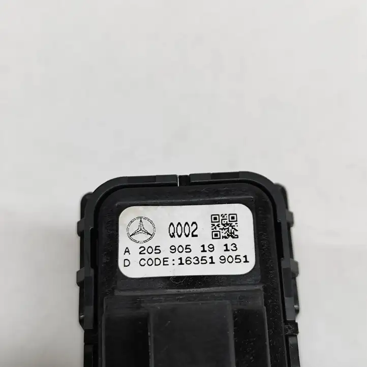 Mercedes-Benz C W205 (2014 - 2021) A2059051913 Другие включатели / ручки/ переключатели — фото 6