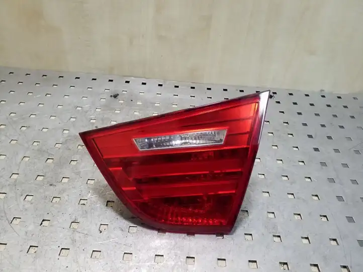 BMW 3 E90 E91 (2005 - 2012) 7289428 Задний фонарь в крышке багажника — фото 1