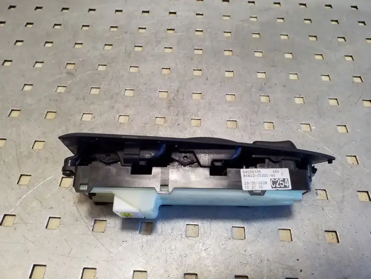 Toyota Avensis T250 (2006 - 2009) 8480205220B0 Блок кнопок стеклоподъемников — фото 2