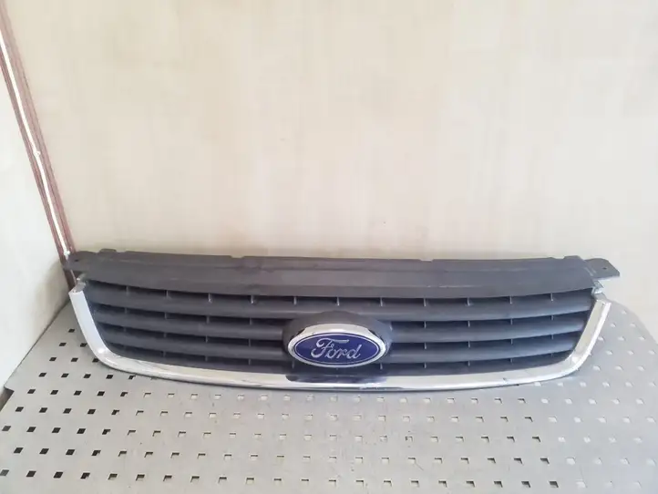 Ford Kuga I (2008 - 2012) 8V41R7081A Верхняя решетка радиатора — фото 1