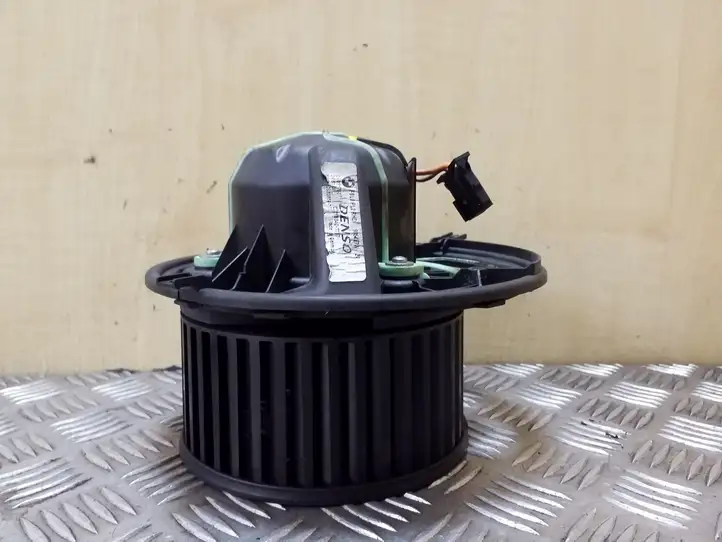 BMW 3 E90 E91 (2005 - 2012) 985467W Вентилятор печки — фото 5