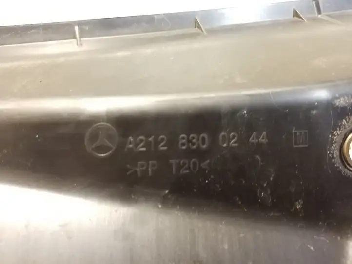 Mercedes-Benz E W212 (2009 - 2016) A2128300244 Прочие детали кондиционера — фото 2