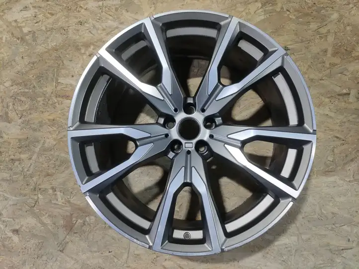 BMW X7 G07 (2018 - ) 8093913 Легкосплавный колесный диск R22 — фото 1