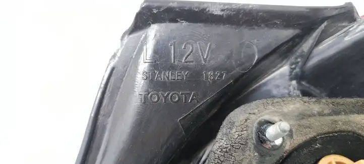 Toyota Corolla Verso E121 (2001 - 2004) 1827 Задний фонарь в кузове — фото 2