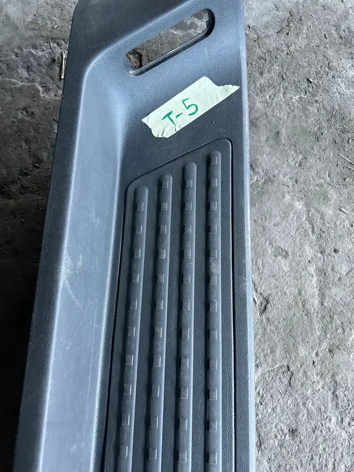 Volkswagen Multivan T5 (2003 - 2015) 7H5863725G Внутренняя отделка заднего порога — фото 3