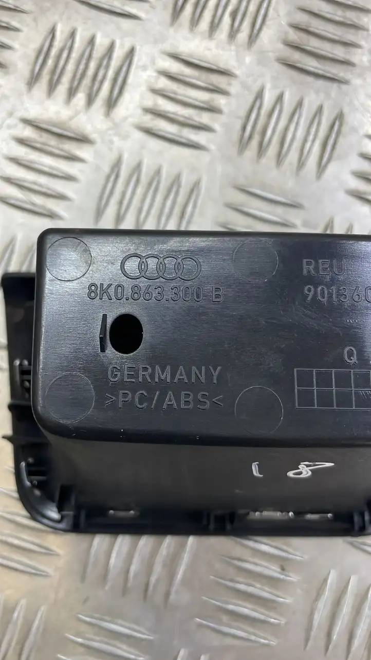 Audi Q5 SQ5 (2008 - 2012) 8K0863300B Ящик центральной консоли — фото 2