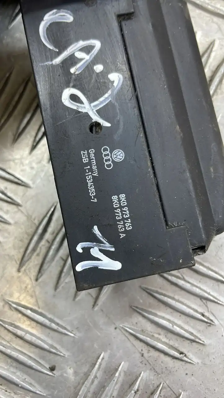 Audi Q5 SQ5 (2008 - 2012) 8K0973763 Прочие детали системы AdBlue — фото 3