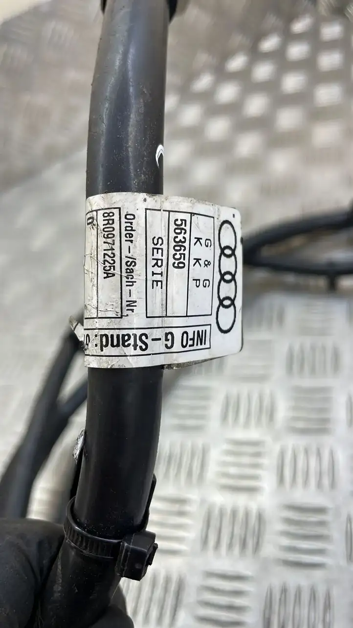 Audi Q5 SQ5 (2008 - 2012) 8R0971225A Плюсовой провод аккумулятора — фото 3
