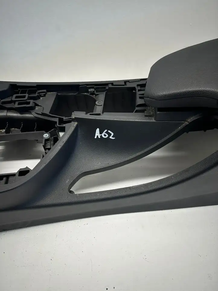 BMW 3 F30 F35 F31 (2012 - 2018) 105015894 Центральная консоль — фото 2