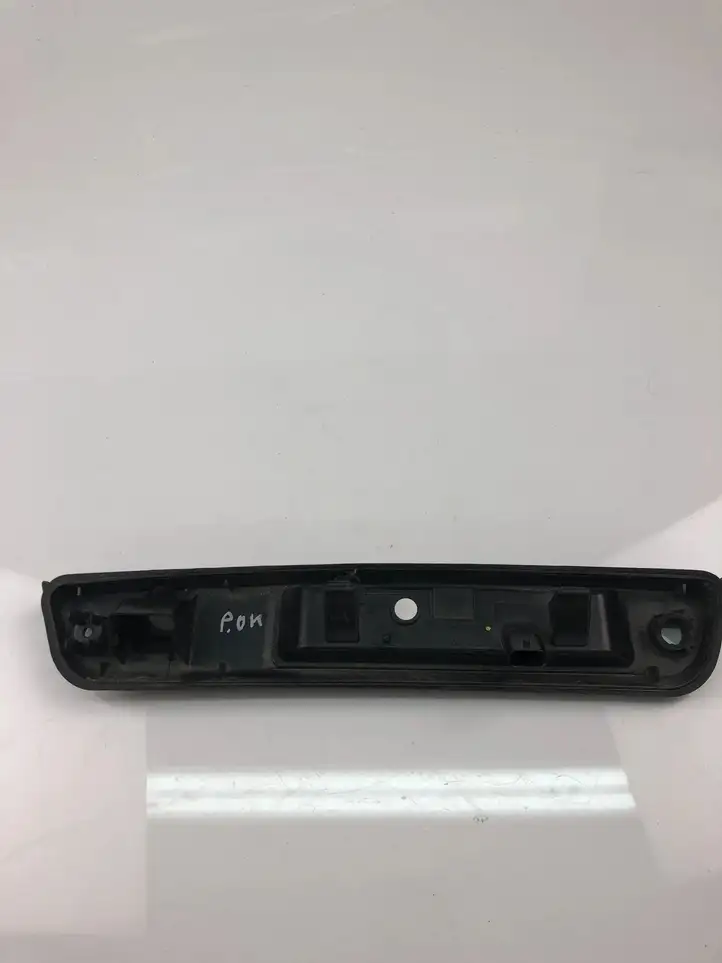 Volvo XC40 (2017 - ) 32131901 Ручка крышки багажника — фото 3
