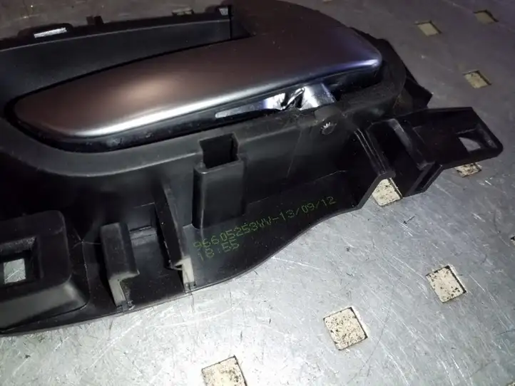 Peugeot 208 (2012 - 2015) 96605253VV Внутренняя ручка двери — фото 2