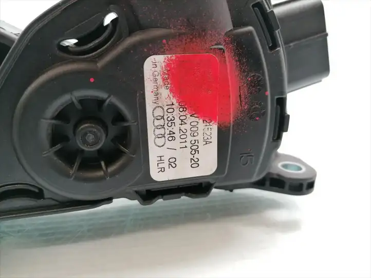 Audi A5 8T 8F (2007 - 2011) 8K1721523A Педаль акселератора — фото 4