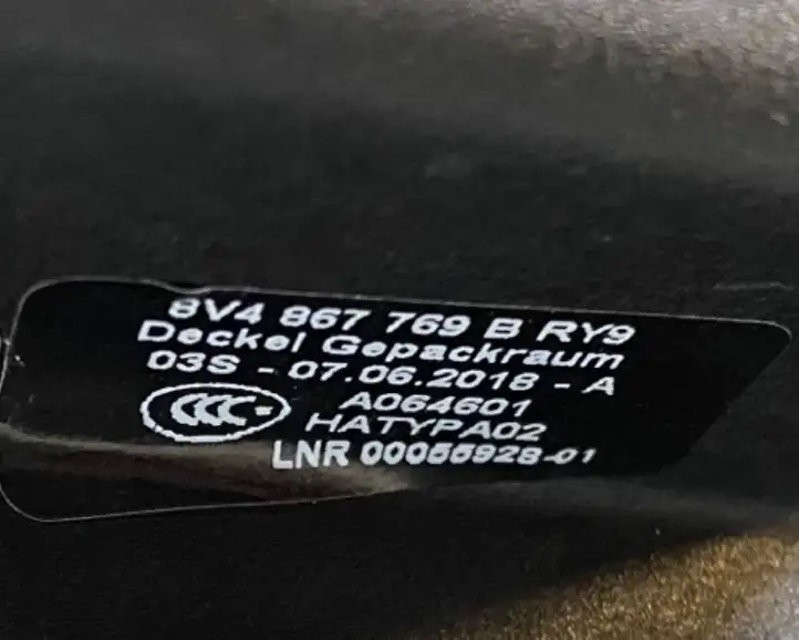 Audi A3/S3 8V (2016 - 2020) 8V4867769B Задний подоконник — фото 2