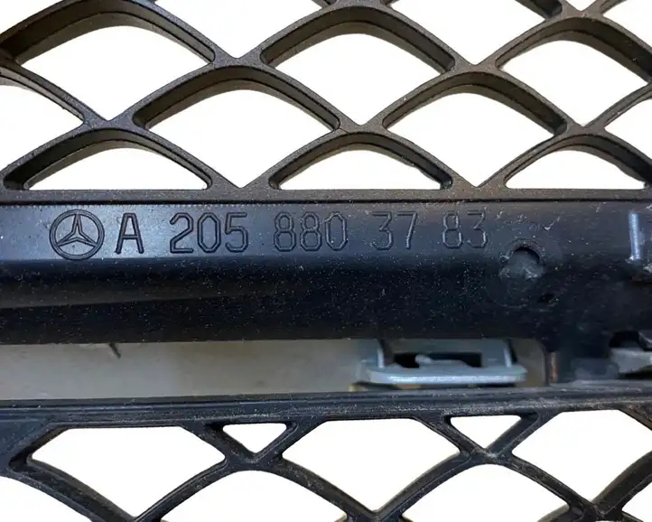 Mercedes-Benz C W205 (2014 - 2021) A2059880763 Передняя решетка — фото 6