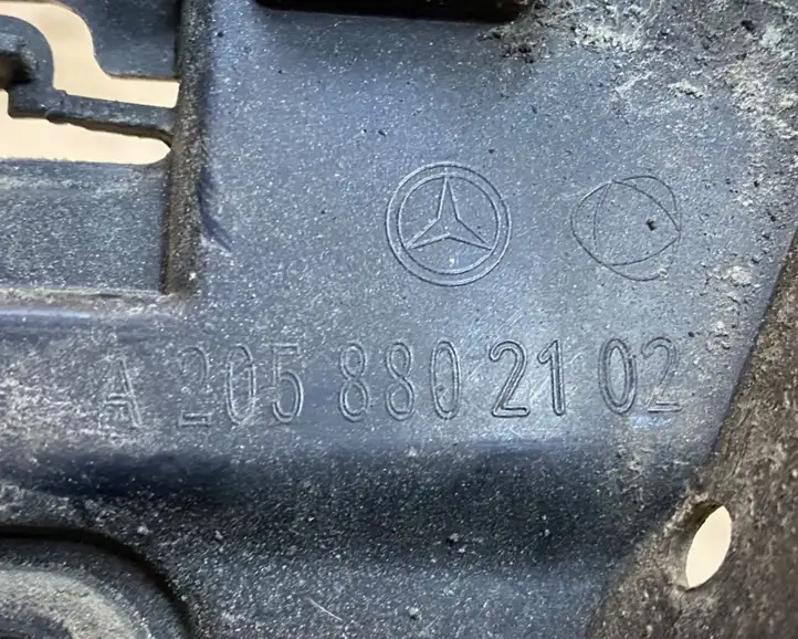 Mercedes-Benz C W205 (2014 - 2021) A2058802102 Кронштейн заднего бампера — фото 5