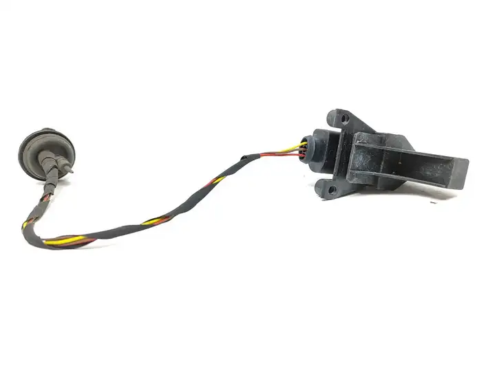 Audi A3/S3 8P (2008 - 2013) 8K0919145A Усилитель антенны — фото 1