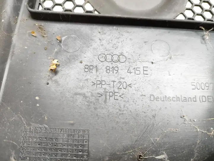 Audi A3/S3 8P (2008 - 2013) 8P1819415E Жабо стеклоочистителей — фото 3