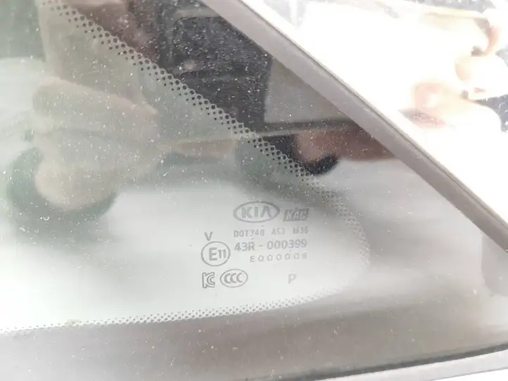 Kia Sorento (2017 - 2020) 43R000399 Заднее боковое стекло — фото 3