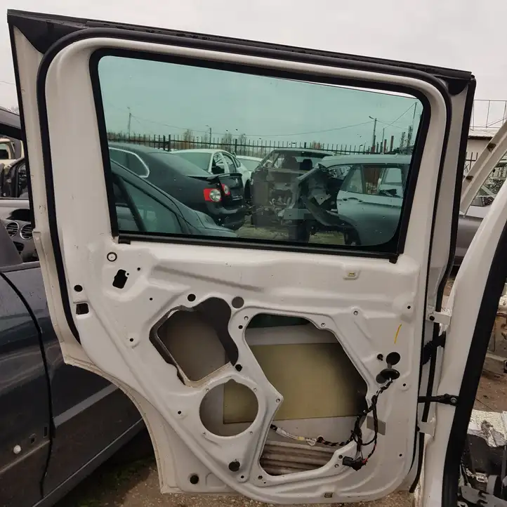 Skoda Yeti (5L) (2013 - 2018) Задняя дверь — фото 2