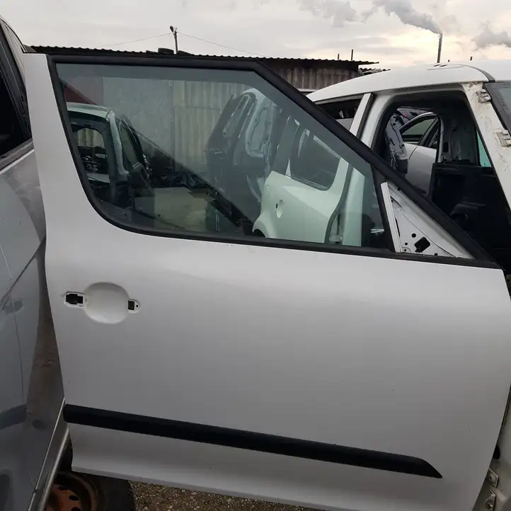 Skoda Yeti (5L) (2013 - 2018) Дверь — фото 1