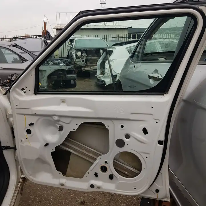 Skoda Yeti (5L) (2013 - 2018) Дверь — фото 2